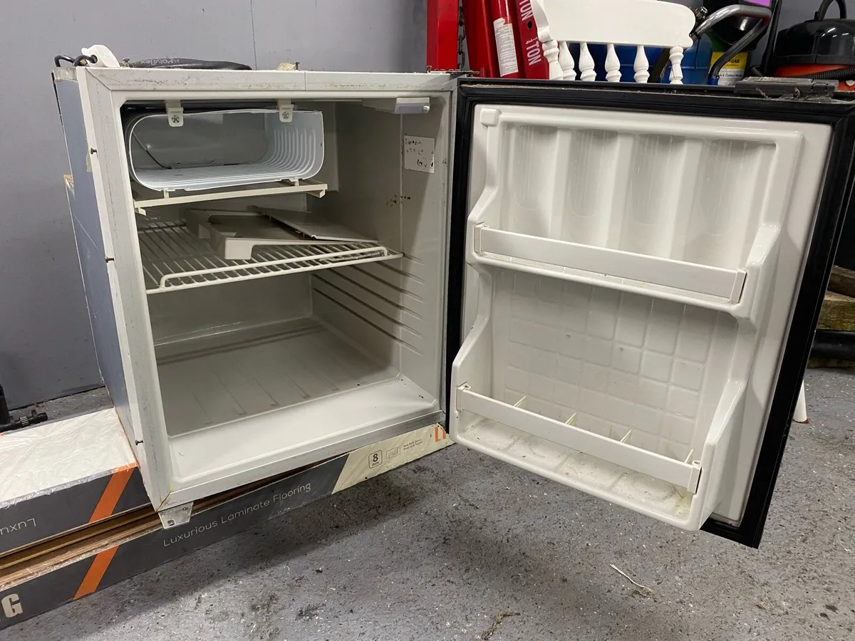 12v / 24v / 220v fridge - Image 3