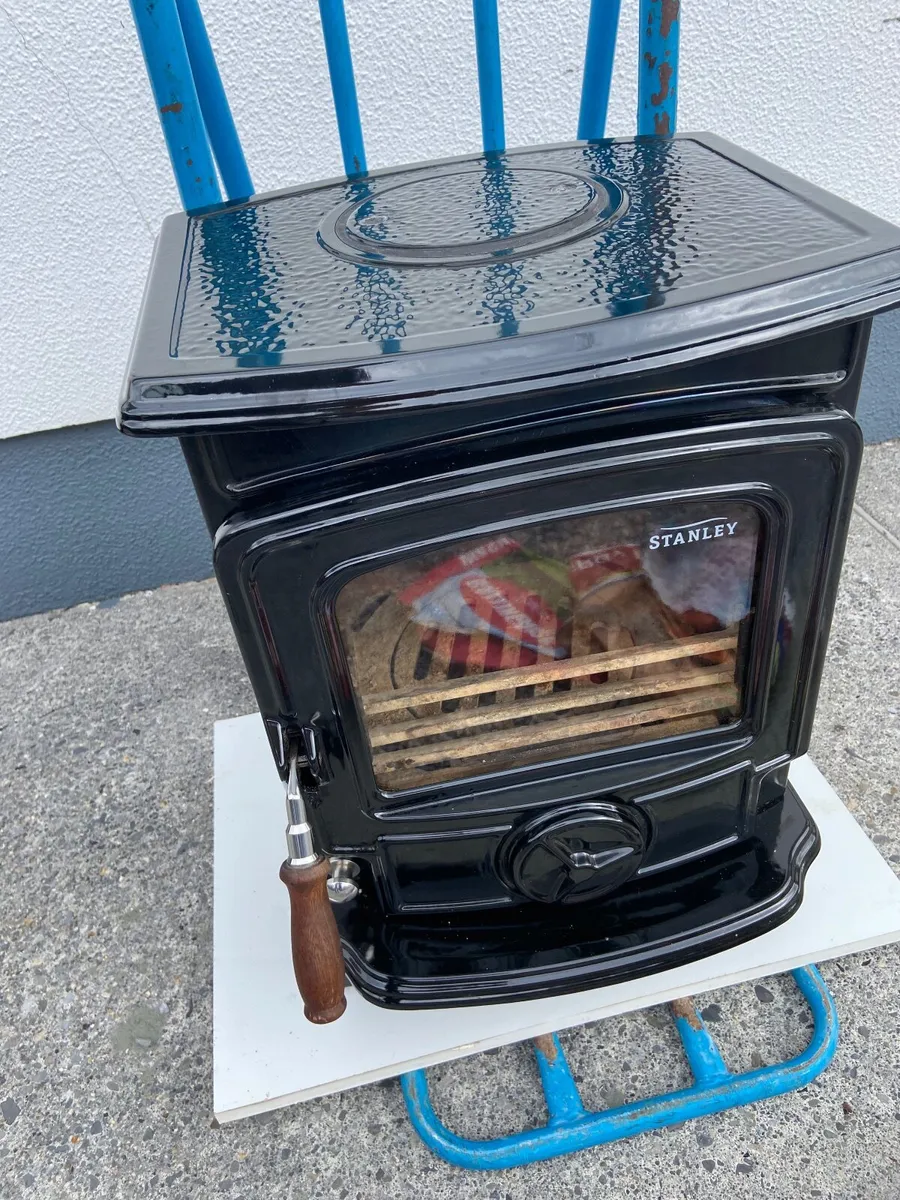 Black Enamel Stanley Oisin stove - Image 1