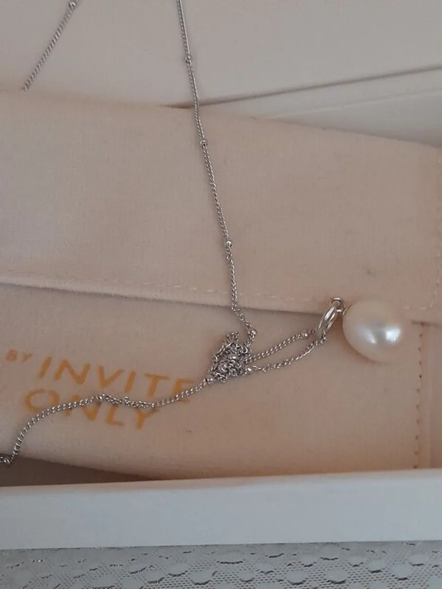 pendant - Image 1
