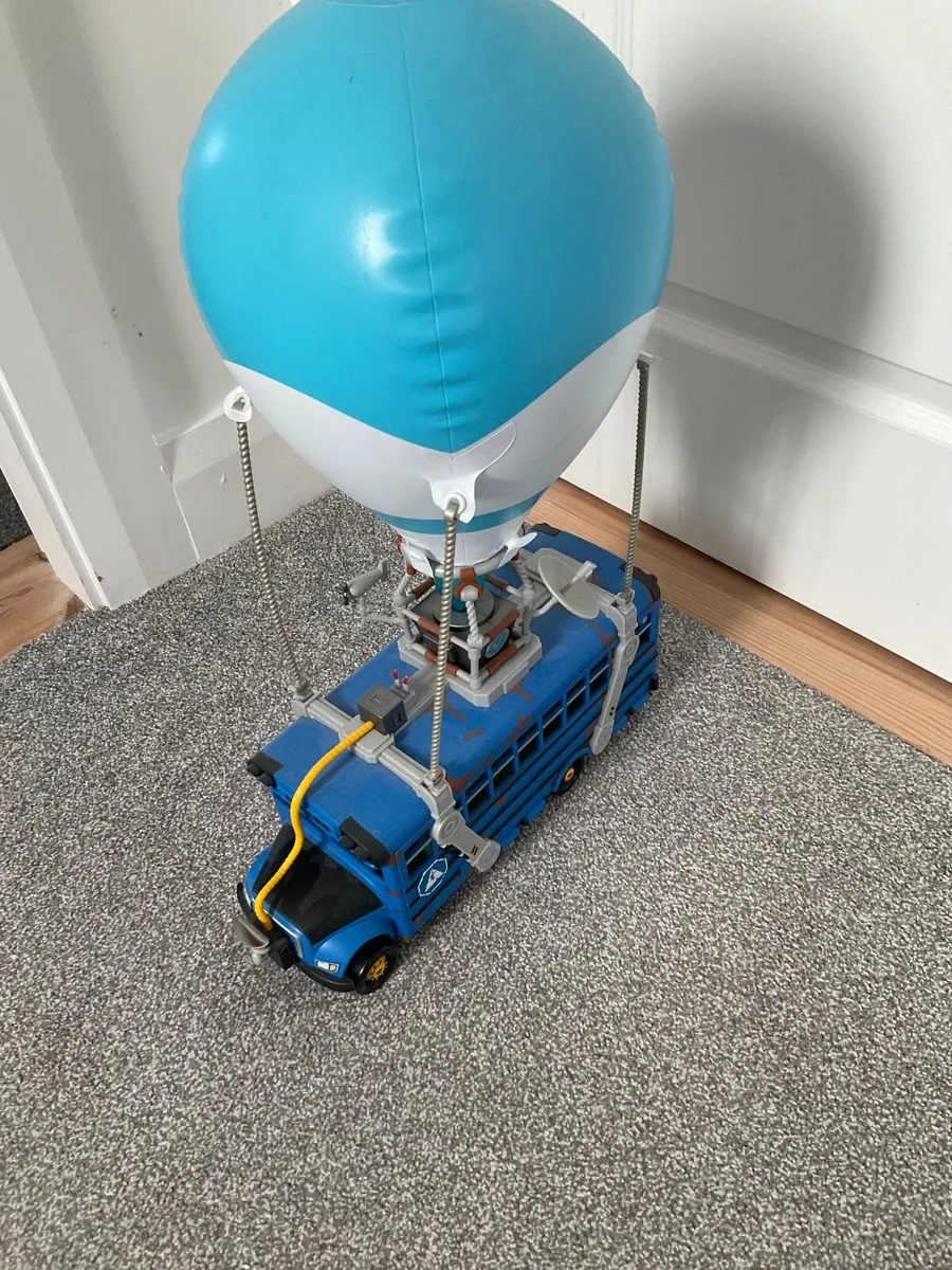 Fortnite bus - Image 2