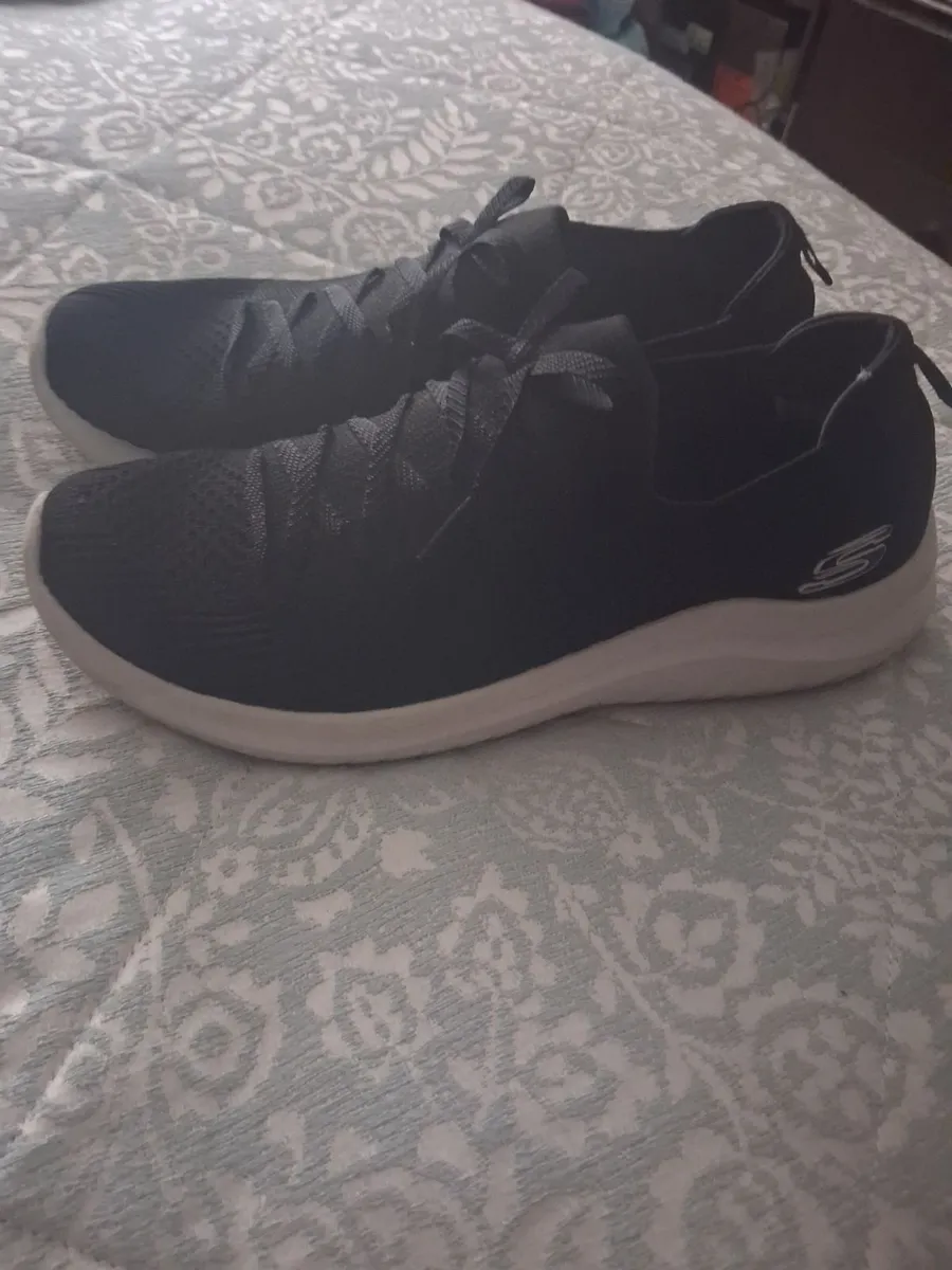 Skecher trainors - Image 2