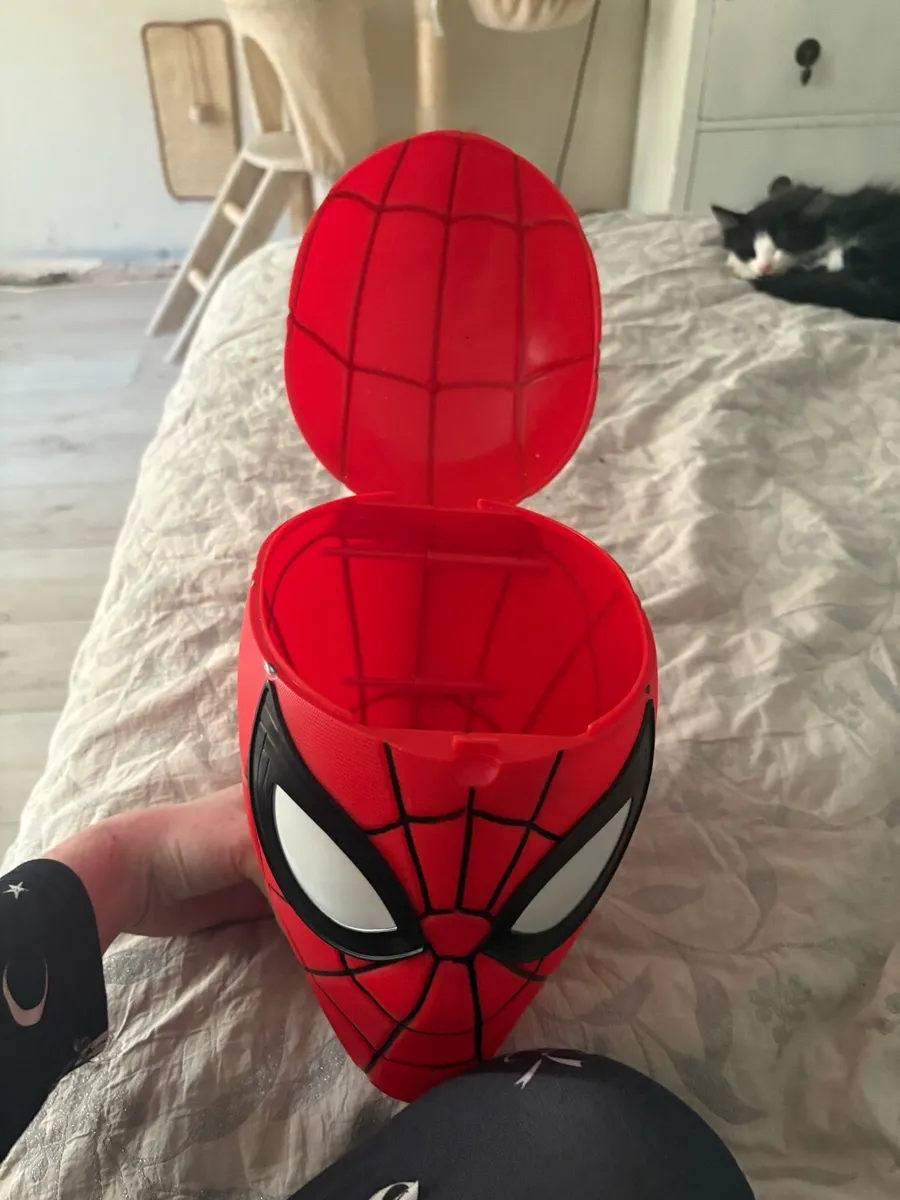 Spiderman collectible popcorn bucket - Image 4
