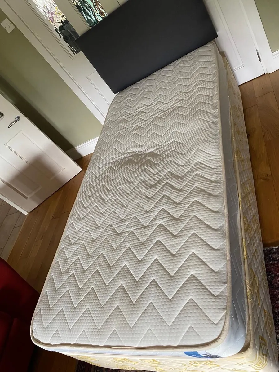 Single bed with mattress and headboard - Image 4