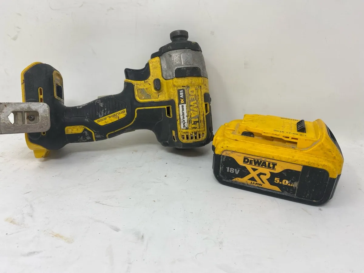DeWalt DCF887 18V XR Brushless Impact Driver - Image 2