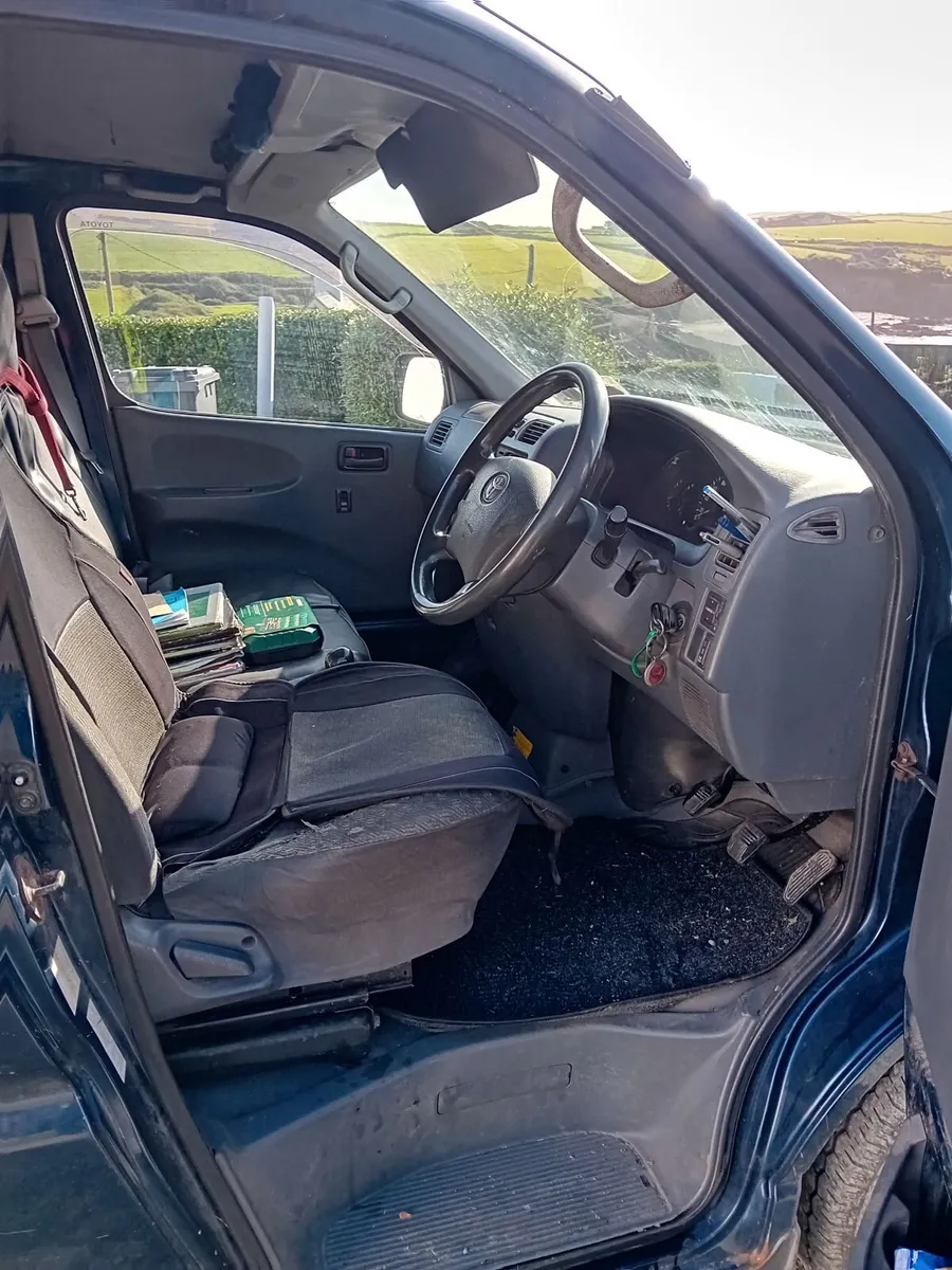 Toyota HiAce 2007 - Image 3