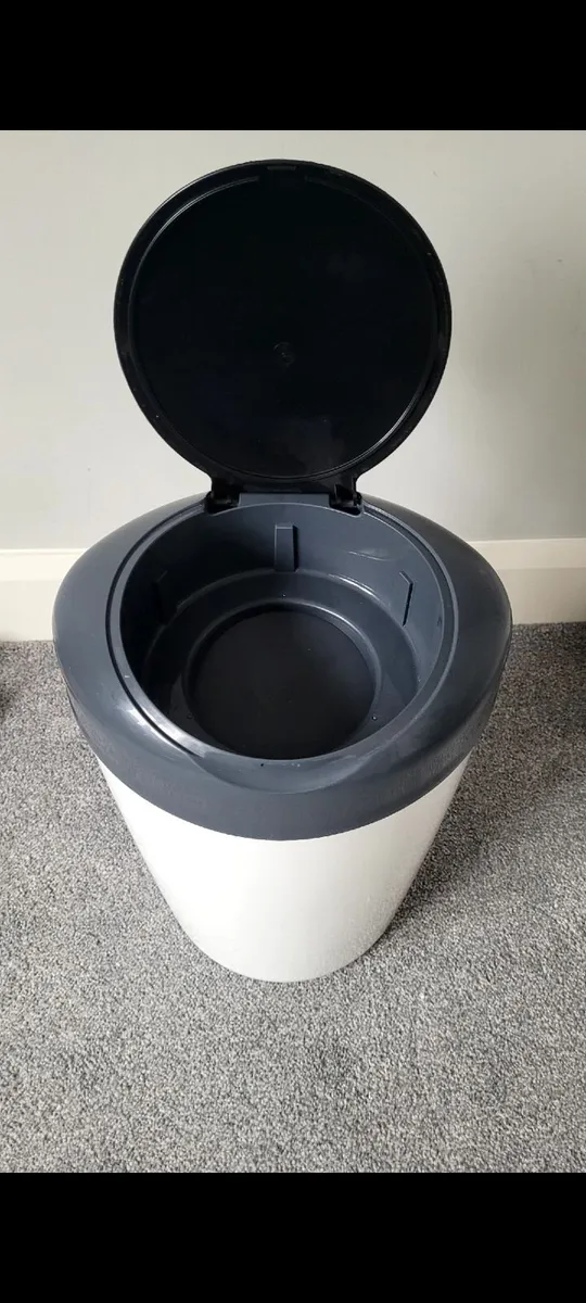 Tommy Tippee Sangenic Nappy Bin - Image 3