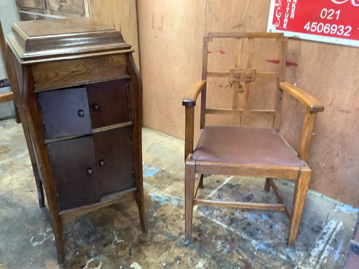 Antique cupboard - Image 1