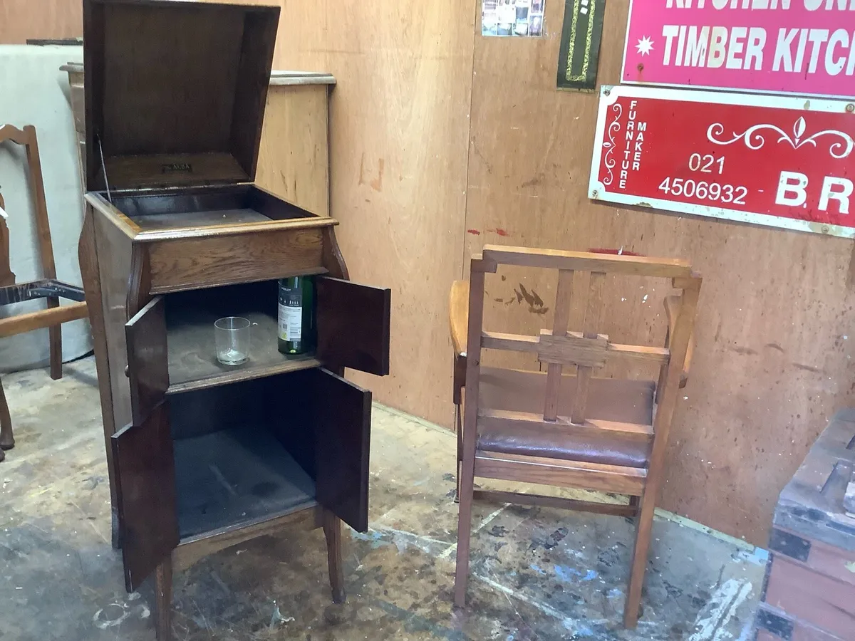 Antique cupboard - Image 4