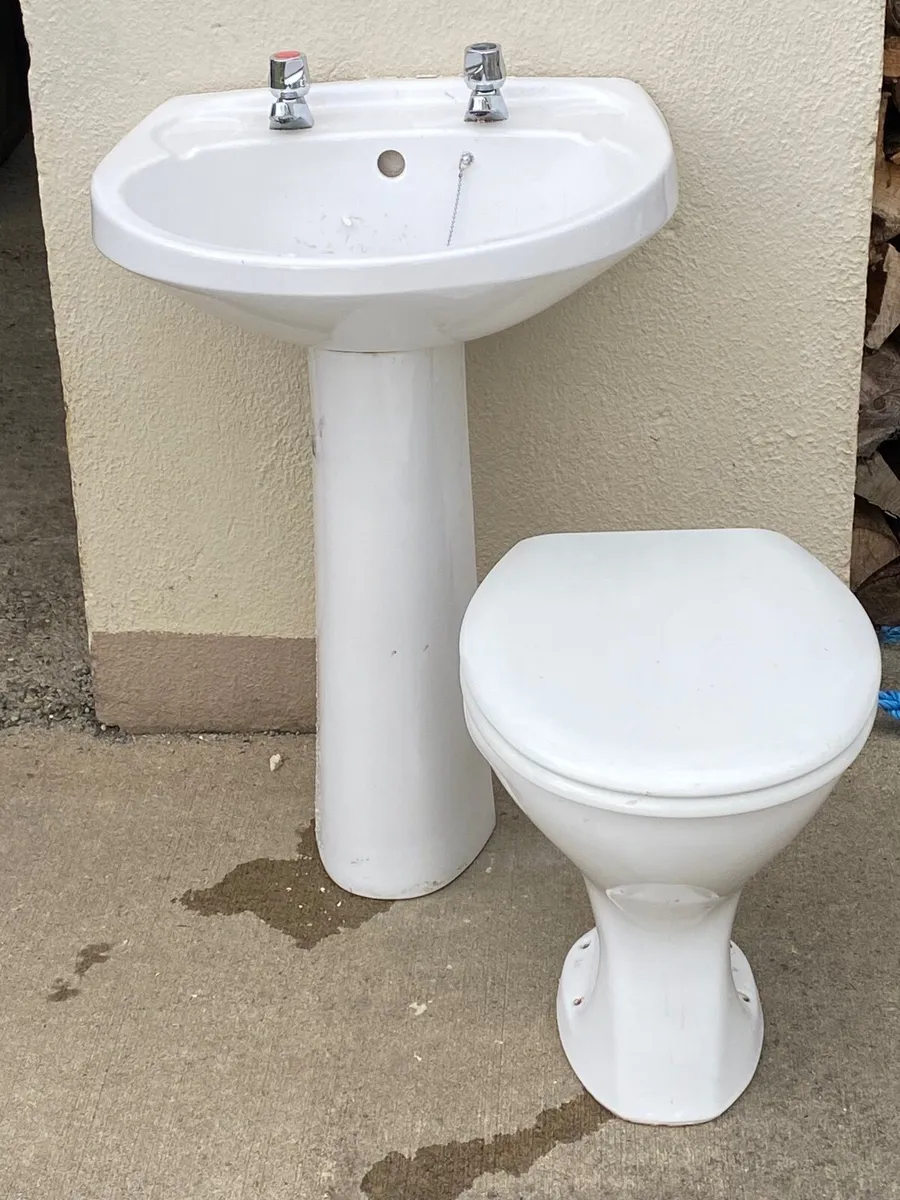 Toilet untesils