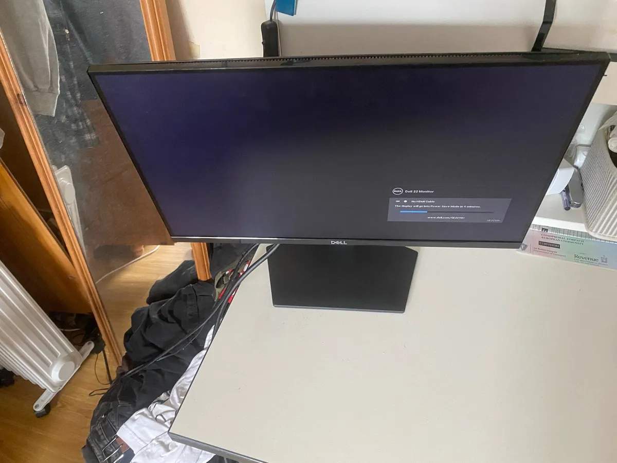 Dell 21.5/ 22 inch monitor 2019 model - Image 3
