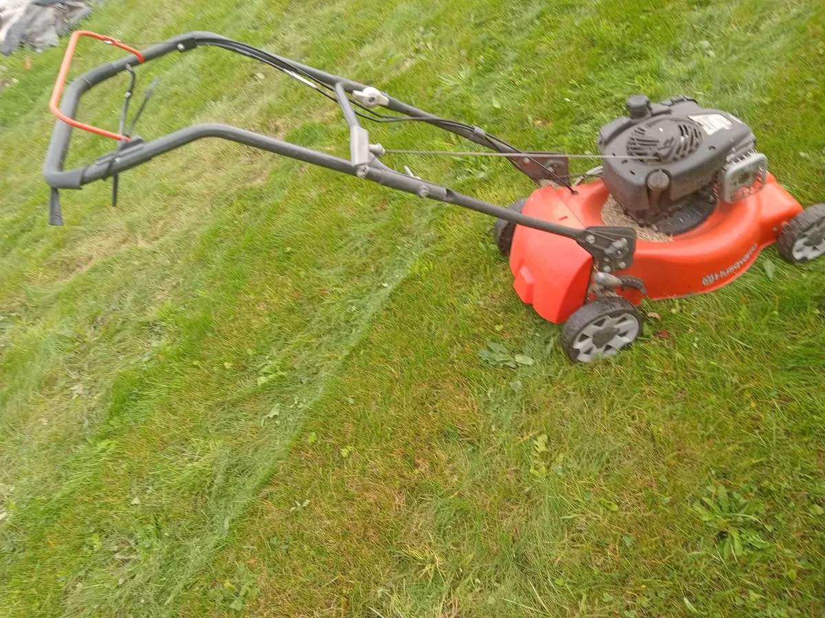 Lawnmower husquavrna - Image 1