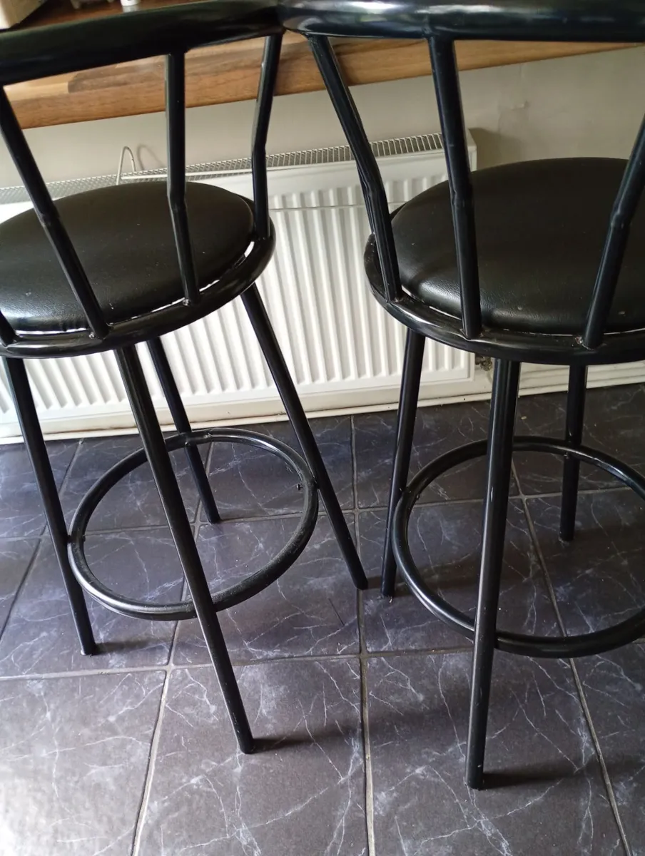 Breakfast bar stools - Image 2