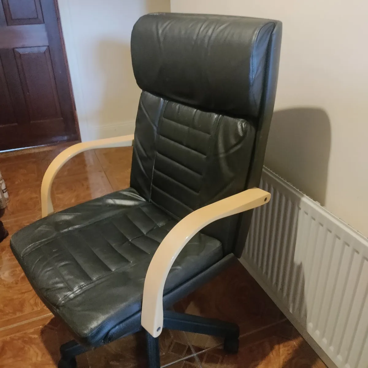 Office chair - Image 1