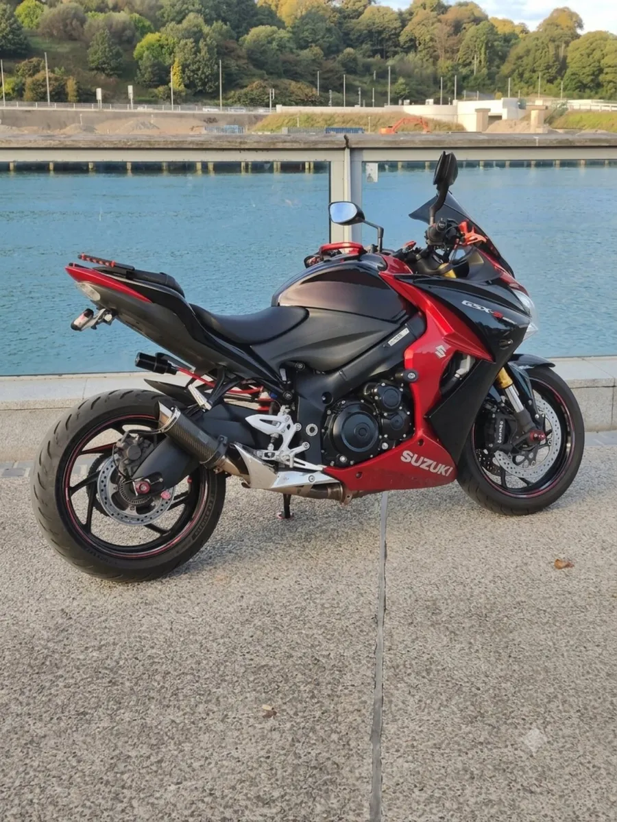 Suzuki GSXS 1000F - Image 2