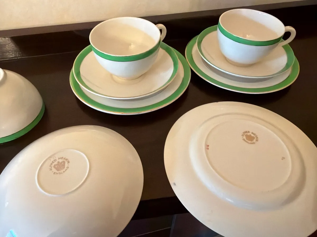 Alfred Meakin Green and Gold Tea Trios - Image 2