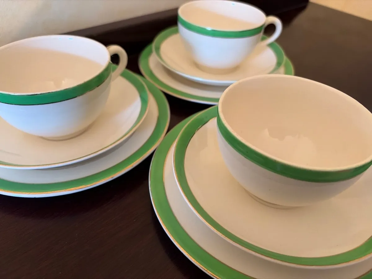 Alfred Meakin Green and Gold Tea Trios - Image 3