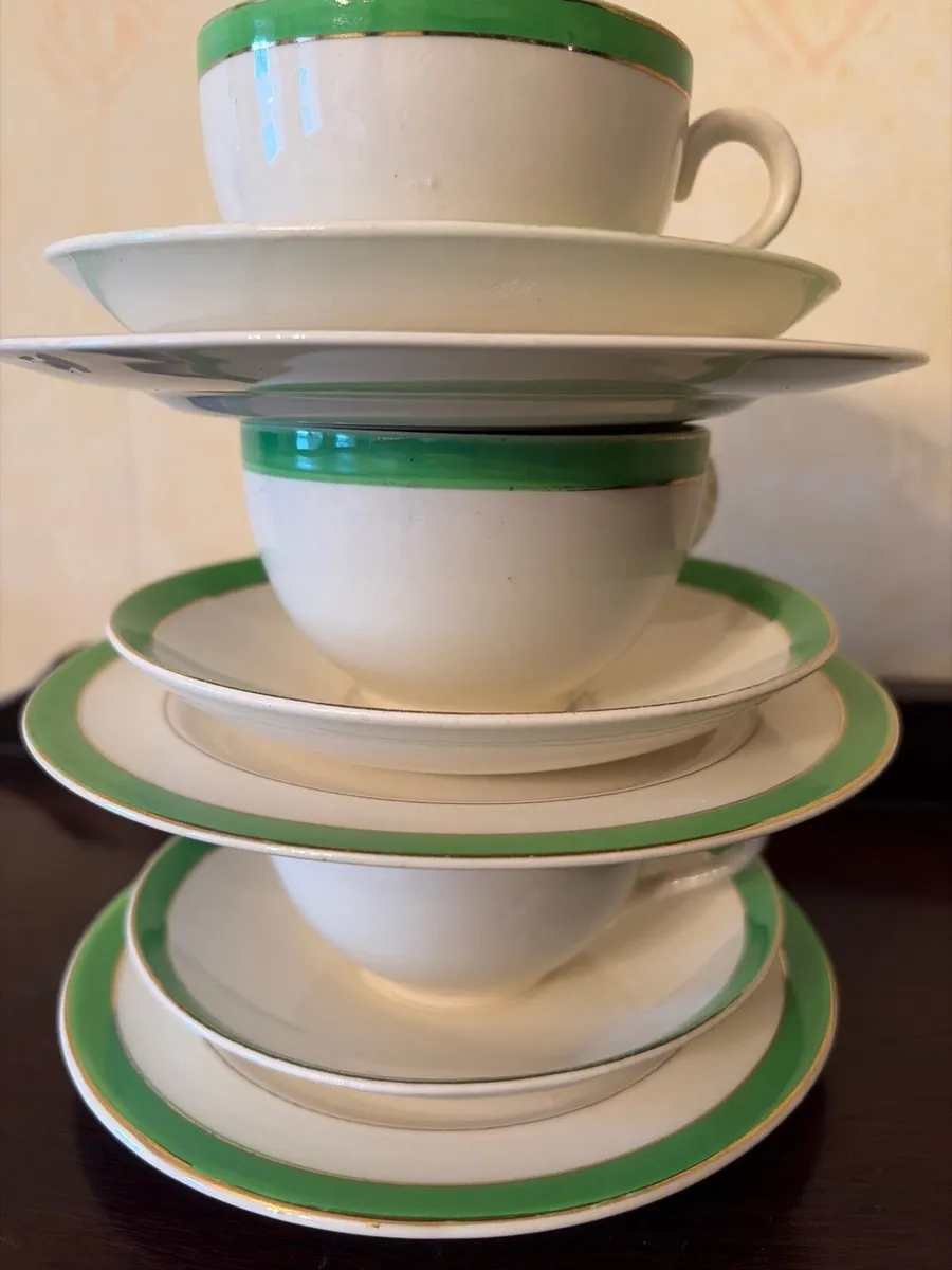 Alfred Meakin Green and Gold Tea Trios - Image 4