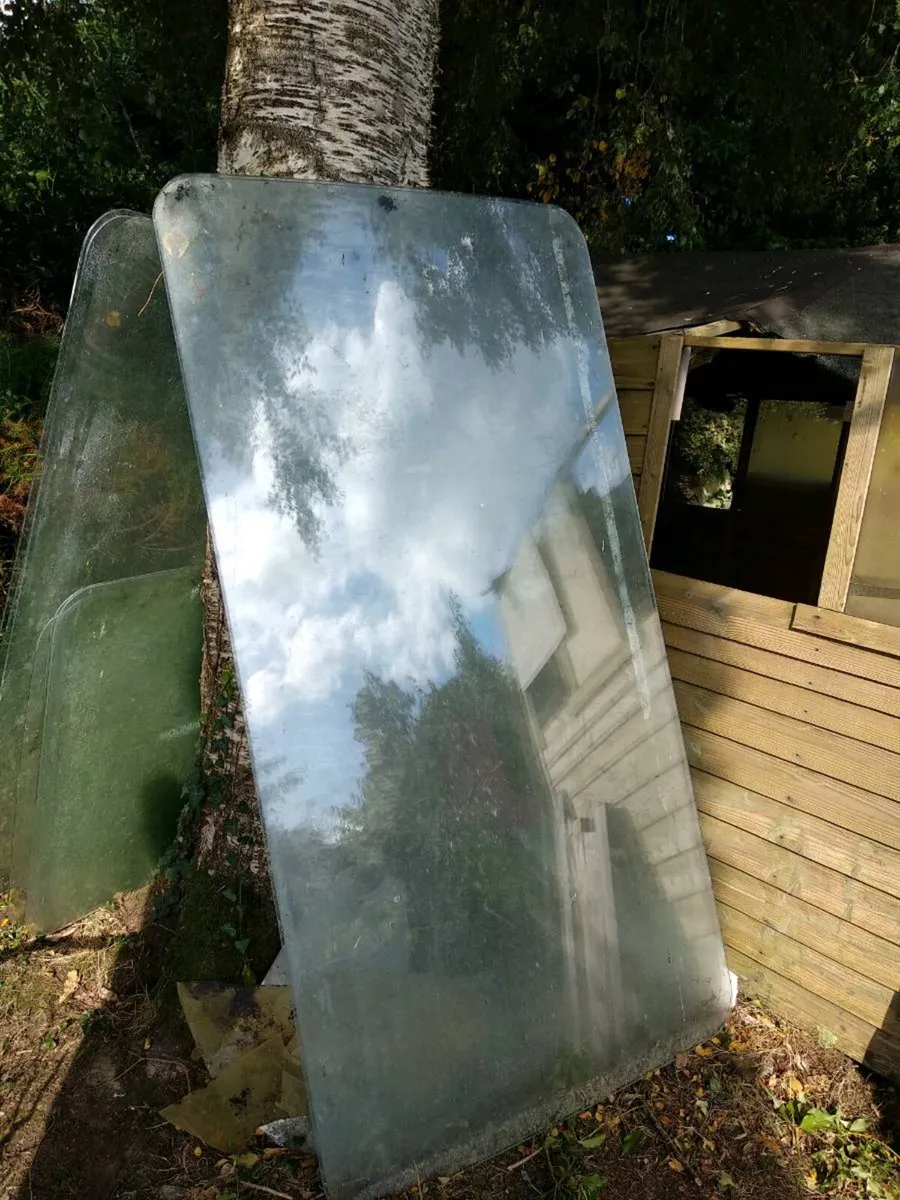 Large heavy glass panels - Image 2