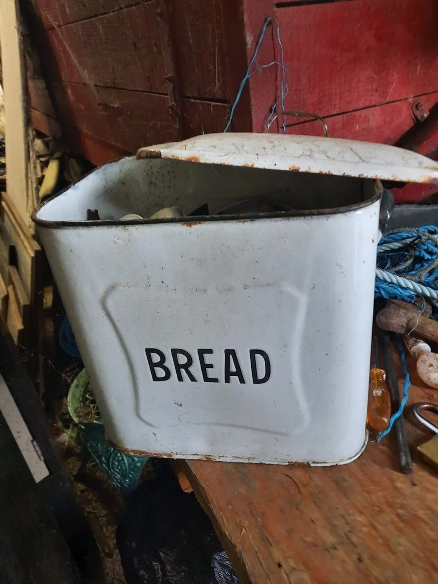 Vintage  bread bin - Image 2
