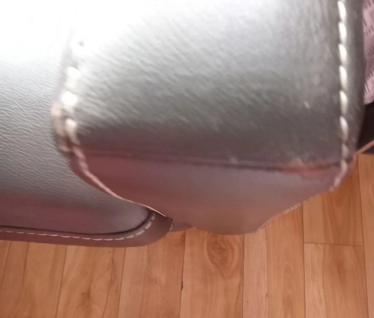 Couch - Image 2