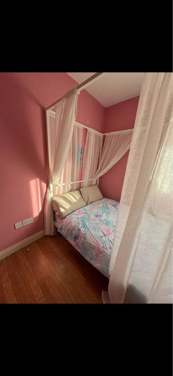 Four poster double bed - Image 1