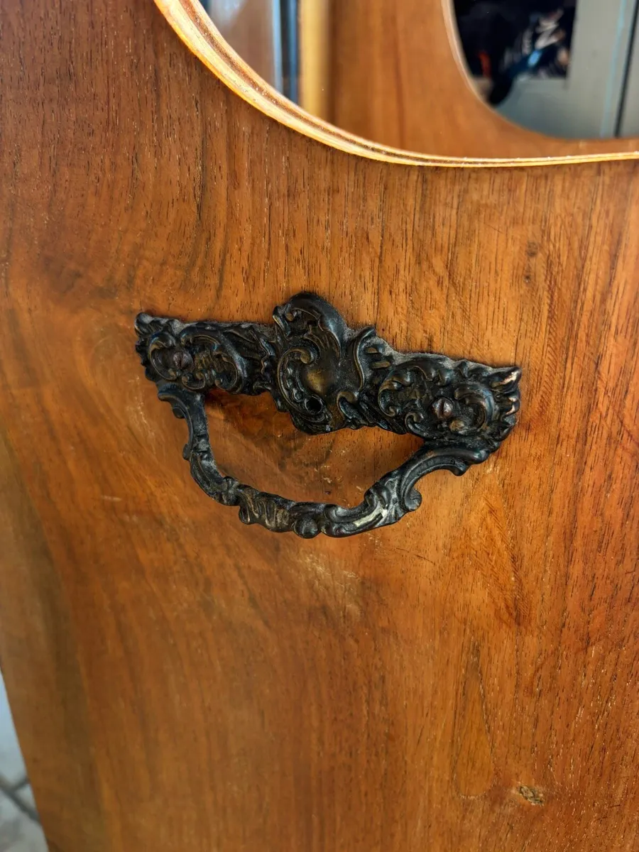 Victorian walnut Purdonium cabinet - Image 4