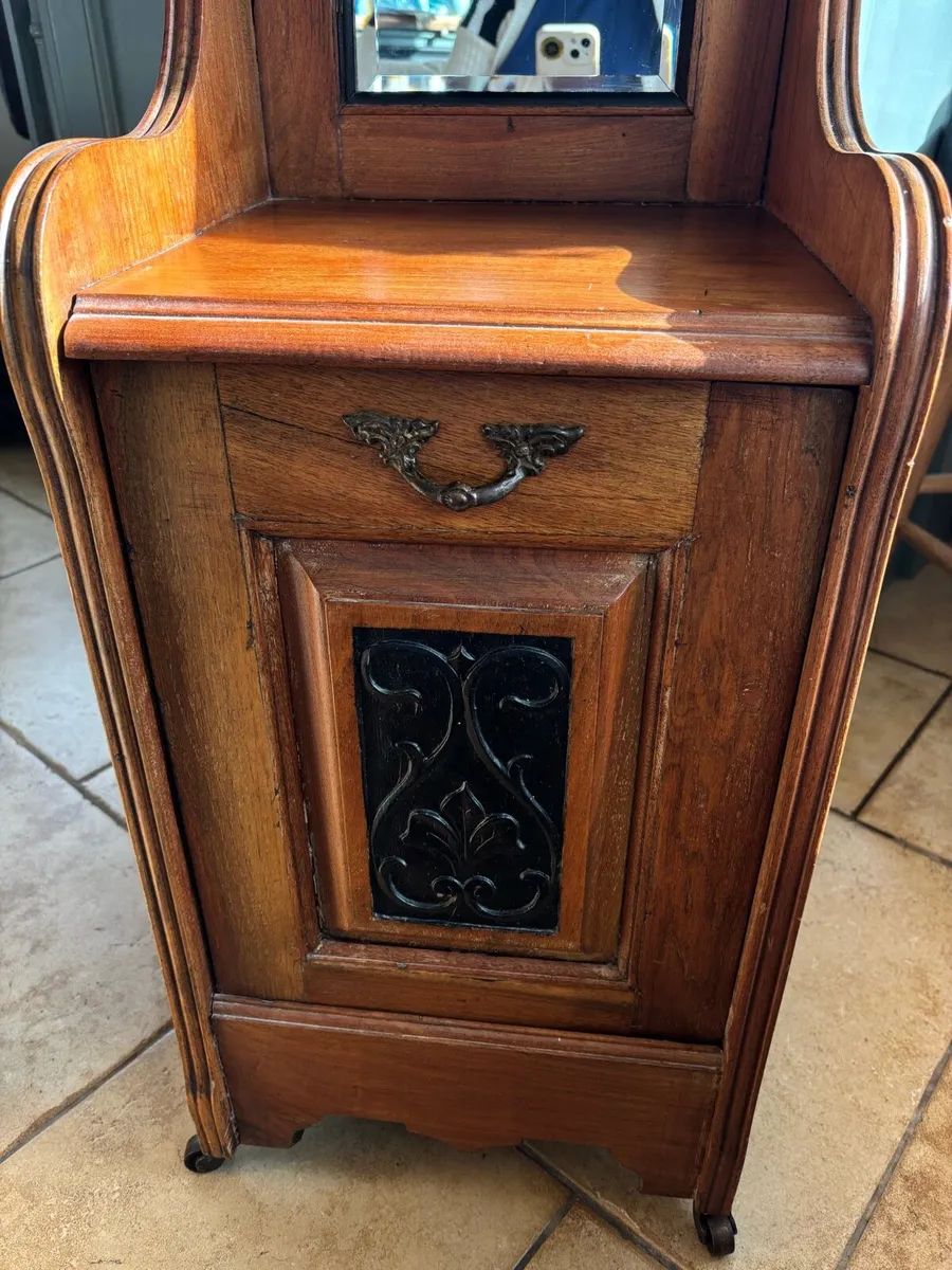 Victorian walnut Purdonium cabinet - Image 2