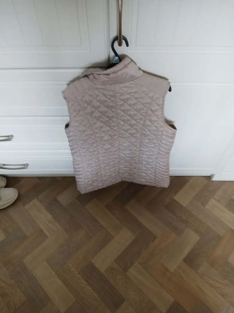 Women's  clothing - Image 2