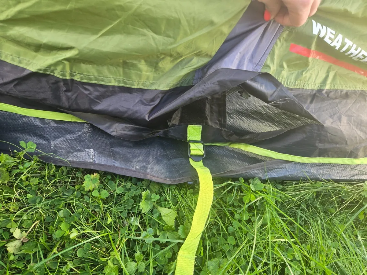REDUCED- Coleman Weathermaster 6XL Family Air Tent - Image 4