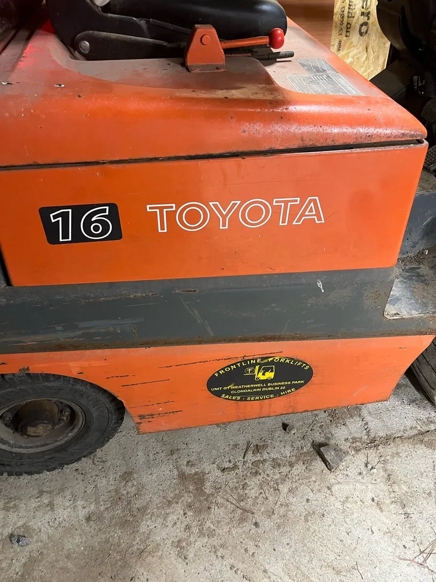 Battery fork lift - Image 3