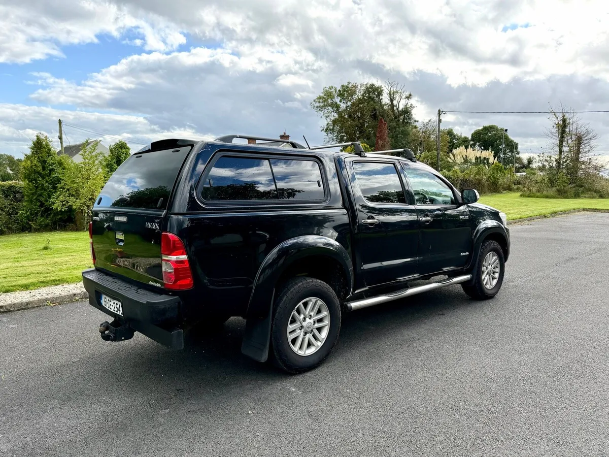 151 Toyota Hi-Lux 3.0 D4D Auto Invincible - Image 3
