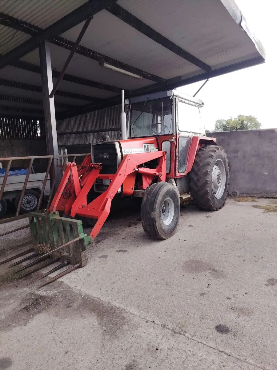 Massey Ferguson 590 Tractor with Loader - Image 1