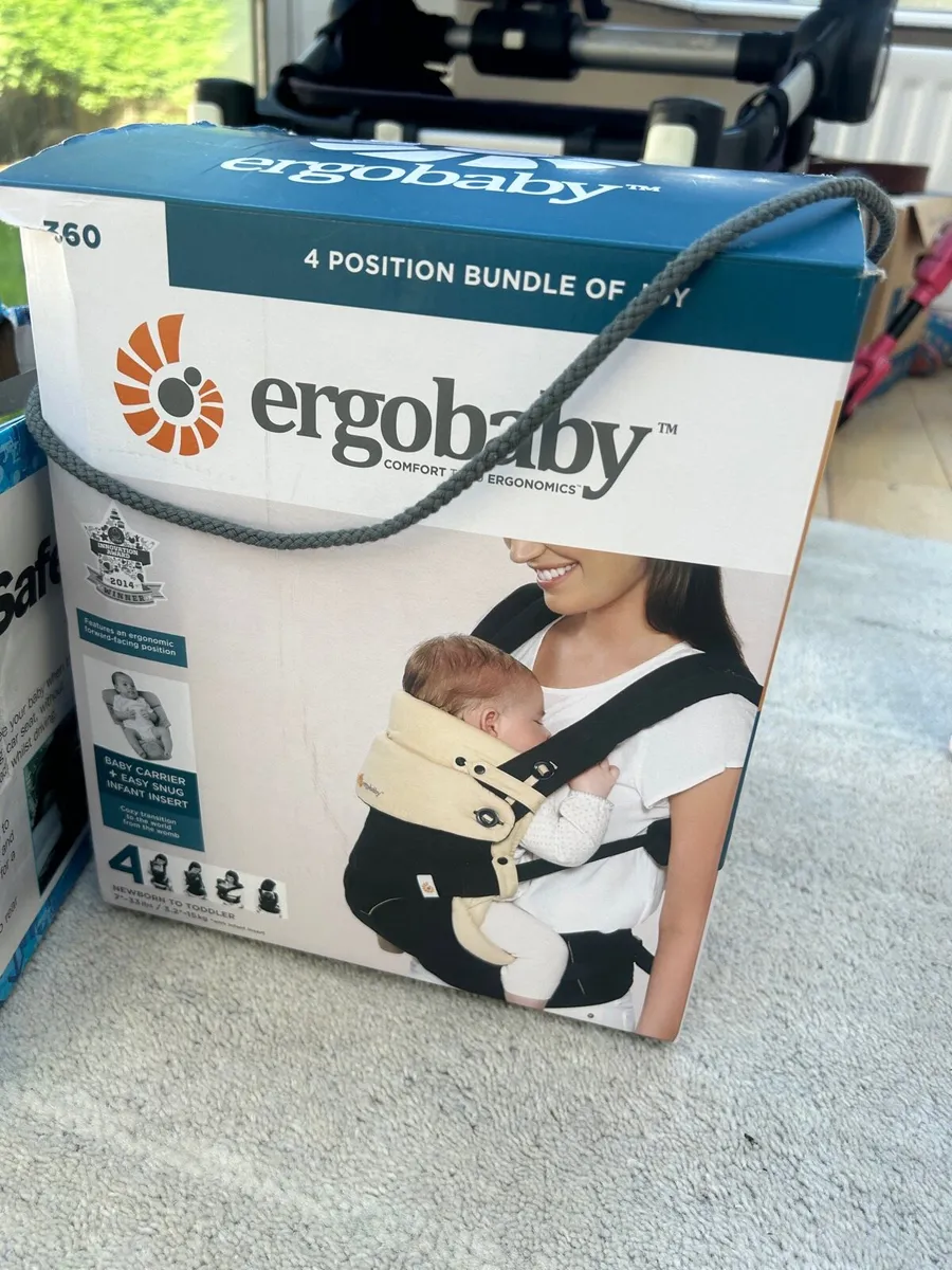 Ergo 360 baby sling & free baby safety mirror - Image 1