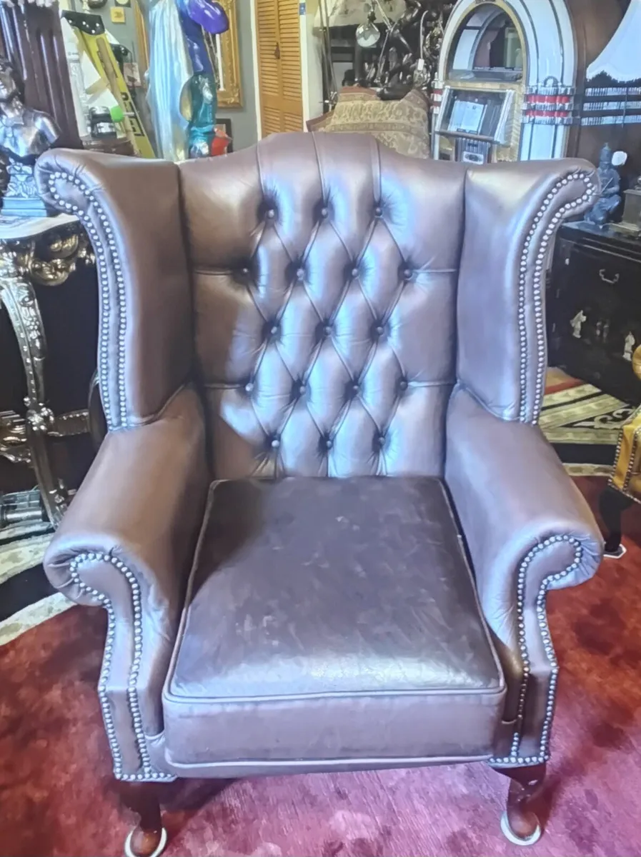 Queen anne chair