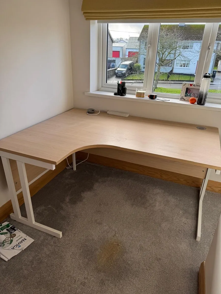 Desk - Image 3