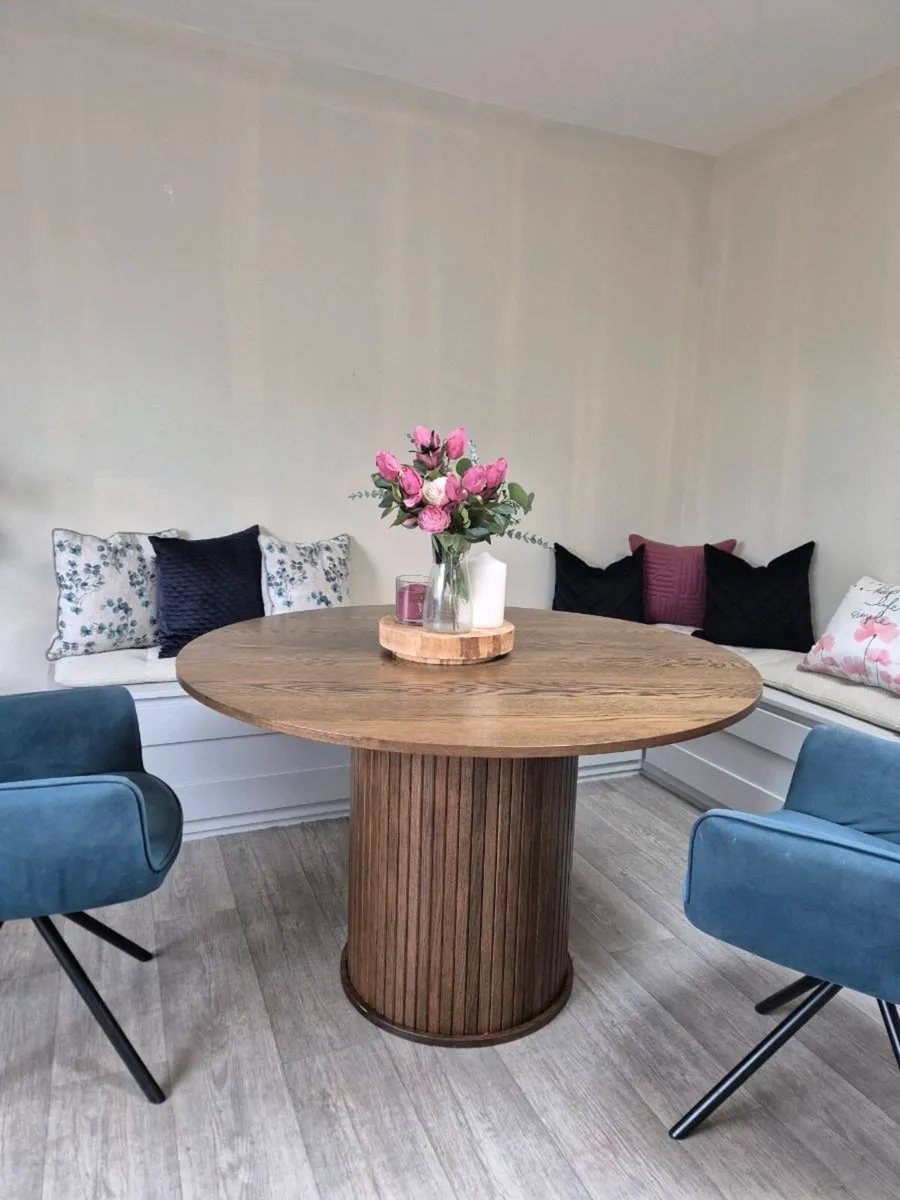 Kitchen Table - Image 4