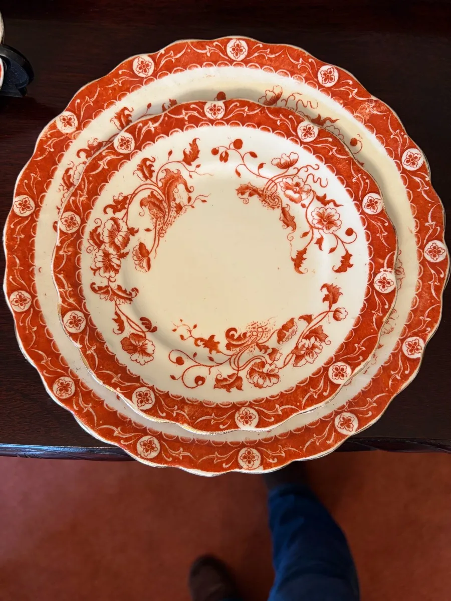 Set of 7 Red Transferware Plates - Image 1