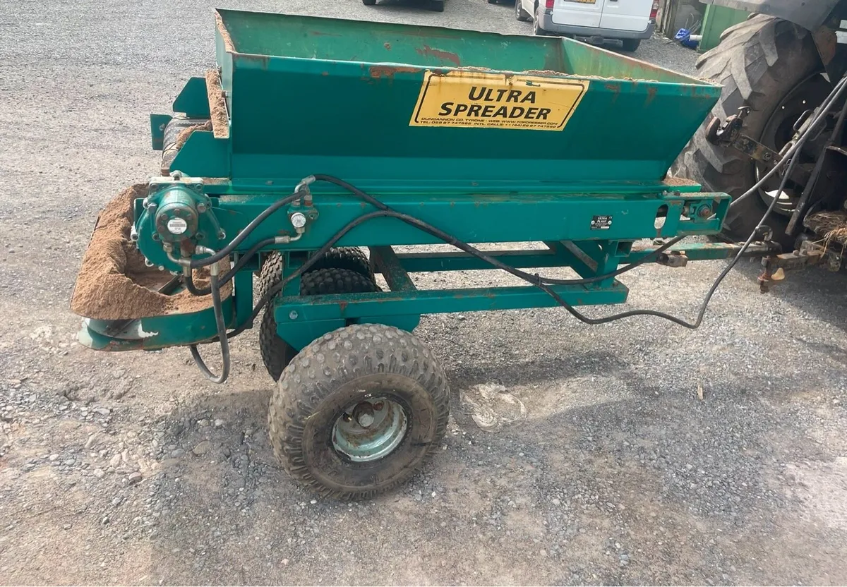 Ultra sand spreader - Image 1