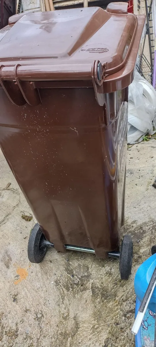 Wheelie Bin (1) - Image 2