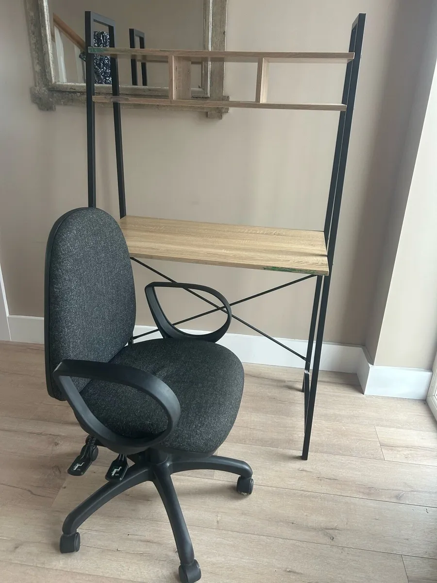 Desk and chair - Image 1