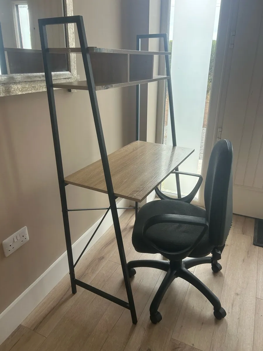 Desk and chair - Image 3