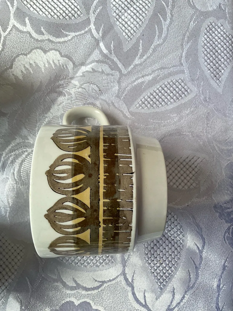 Vintage  cups x 4. - Image 2