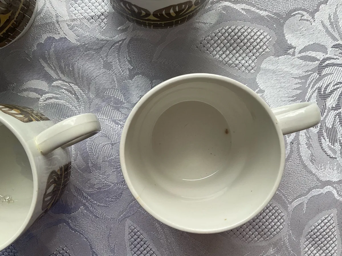 Vintage  cups x 4. - Image 3
