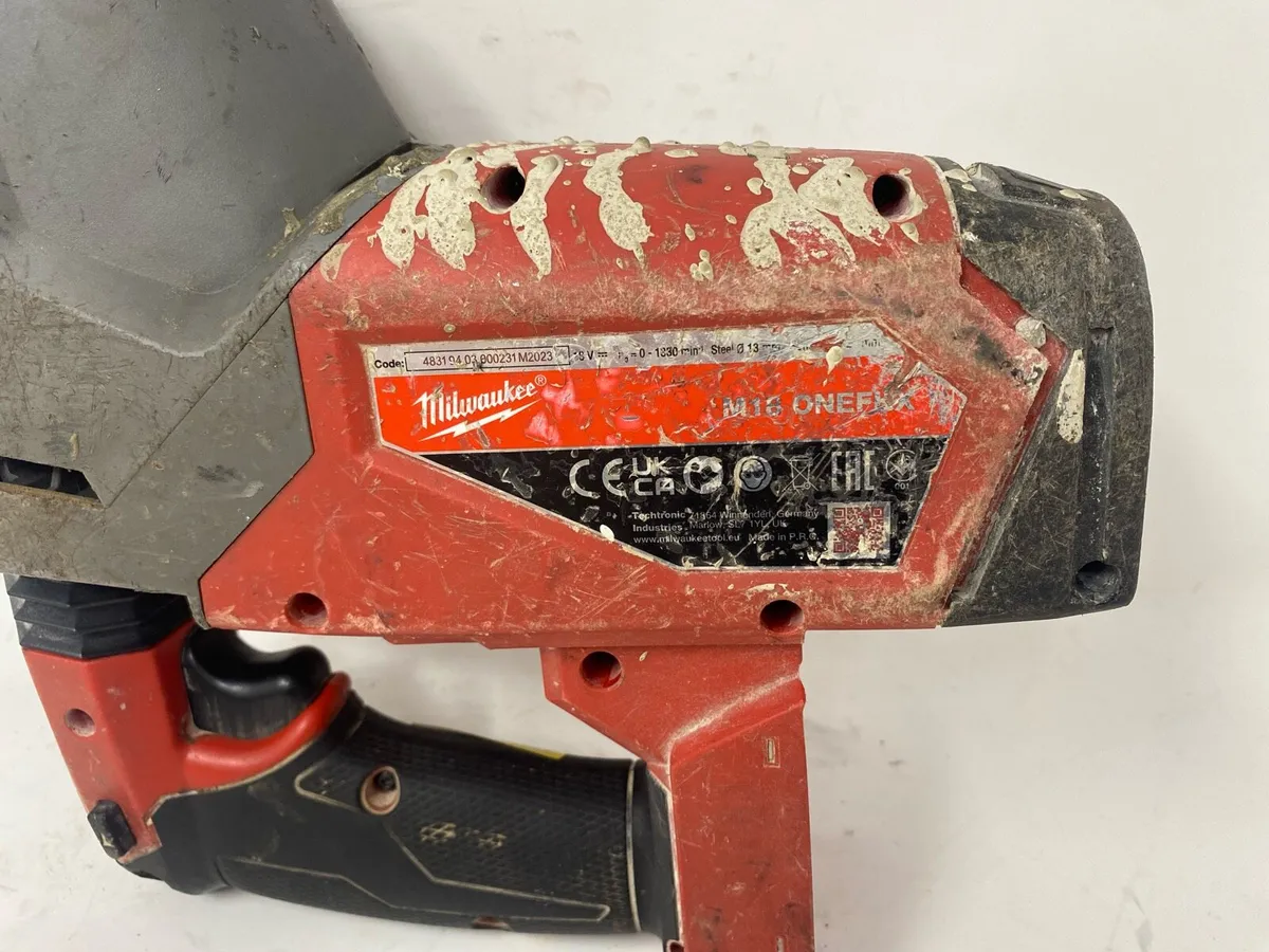 Milwaukee M18 ONEFHX 18V FUEL HAMMER DRILL - Image 3