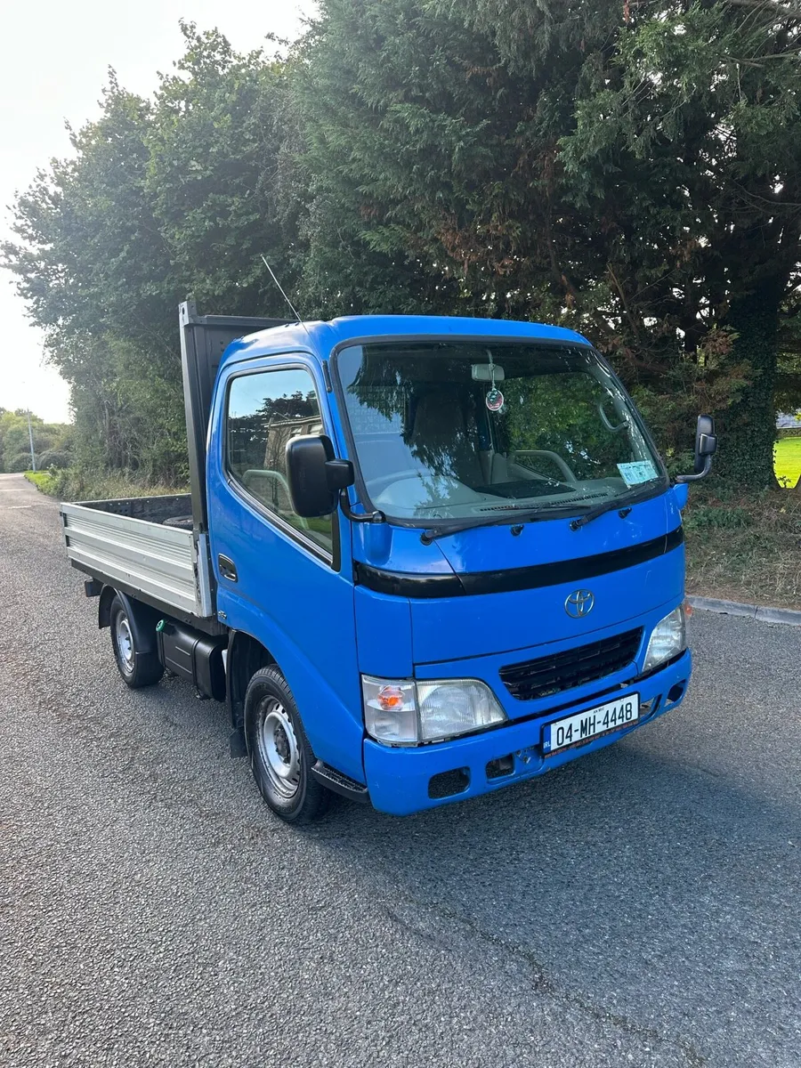 2004 TOYOTA DYNA 2.5 DOE/TAX - Image 1