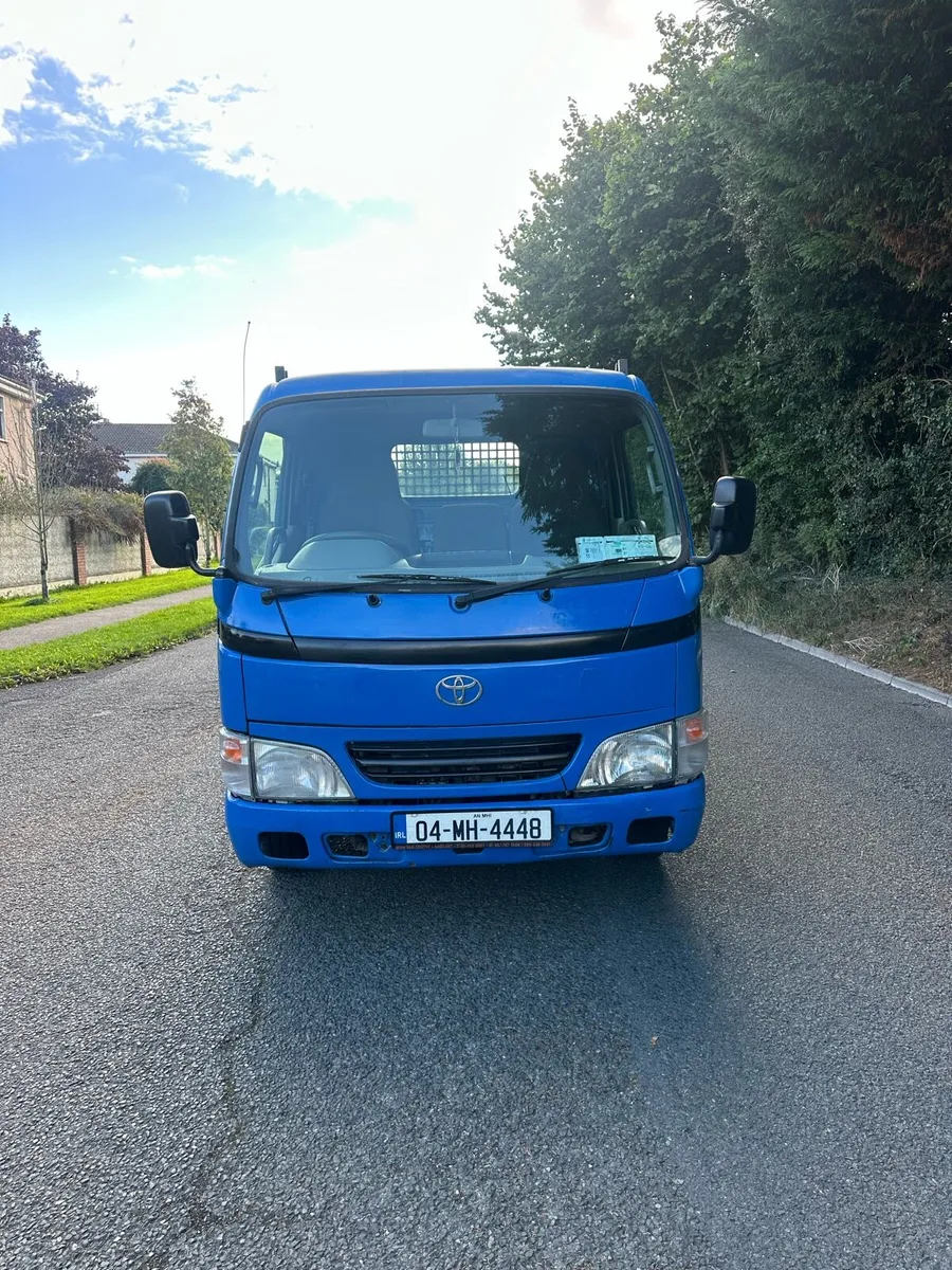 2004 TOYOTA DYNA 2.5 DOE/TAX - Image 2