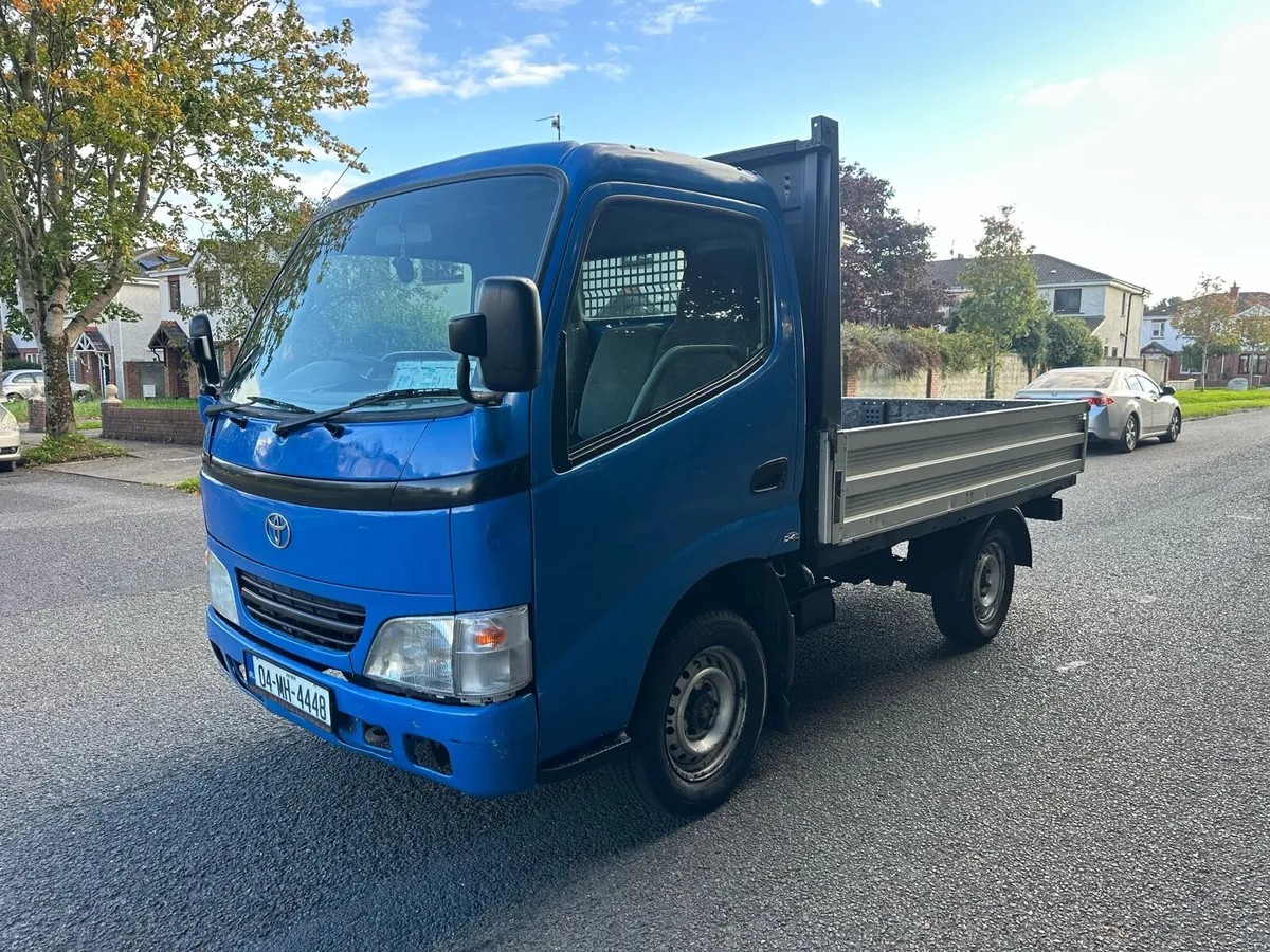 2004 TOYOTA DYNA 2.5 DOE/TAX - Image 3