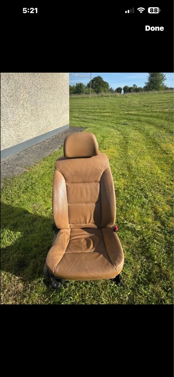 Car seats - Image 1