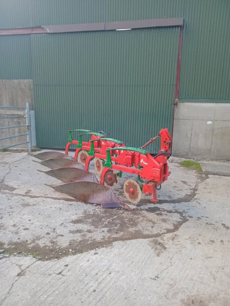 Kverneland 4 furrow vary width plough - Image 1