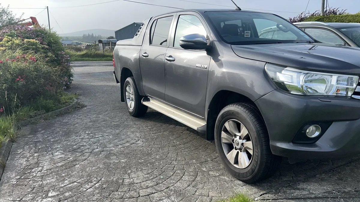 Toyota Hi-lux - Image 1